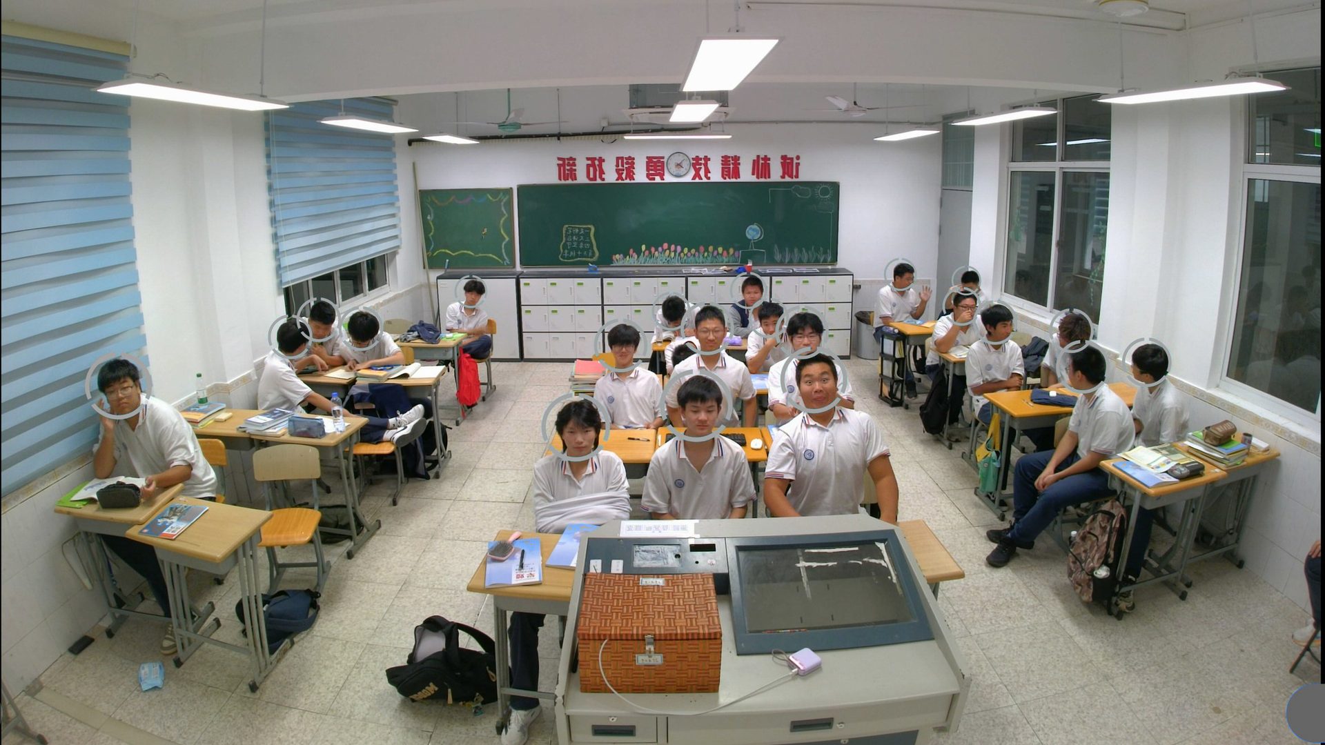 25405 班班级大合影